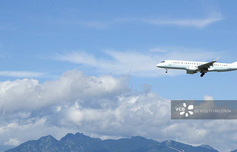 商业客机着陆图片素材