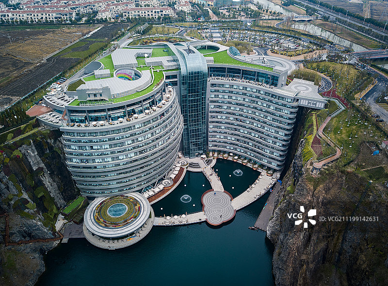 航拍上海佘山洲际深坑酒店建筑风光图片素材