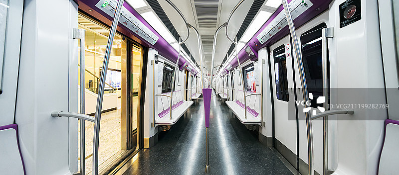 无人的地铁车厢内部图片素材
