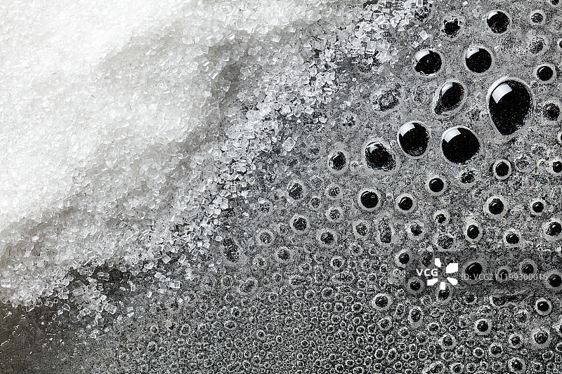 融化沸腾中的白糖图片素材