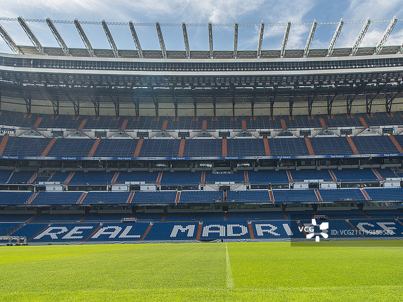 西班牙伯纳乌绿茵足球场图片素材