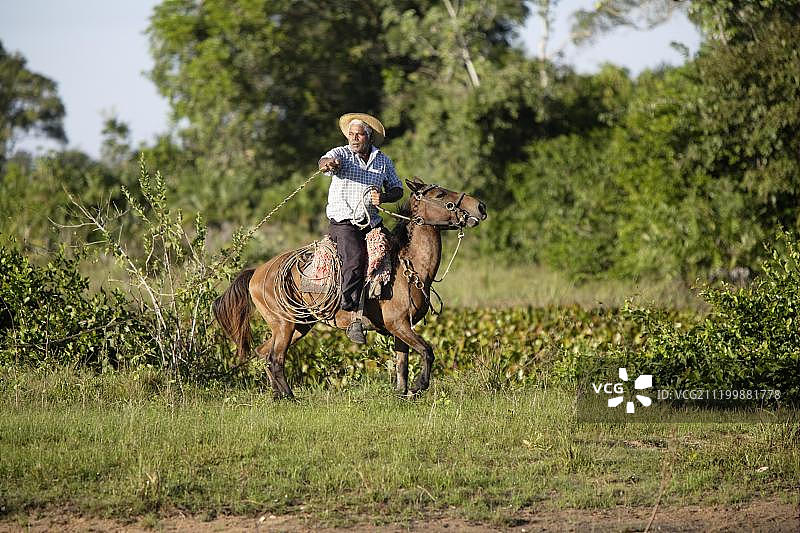 潘塔纳尔牛仔骑行潘塔内罗马图片素材