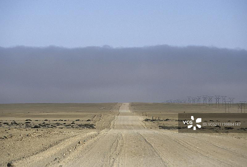 纳米比亚斯瓦科普蒙德附近海岸上的海雾图片素材