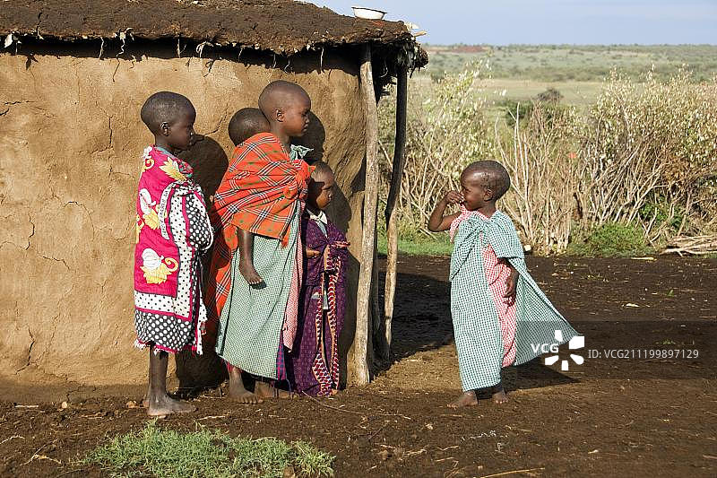 马赛儿童，马赛马拉，肯尼亚，东非图片素材