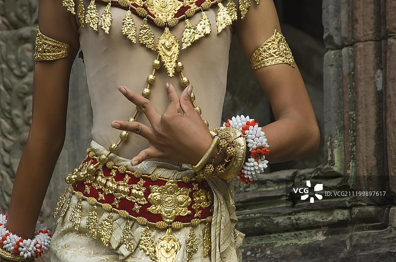 柬埔寨暹粒吴哥达松寺的阿psara舞者图片素材