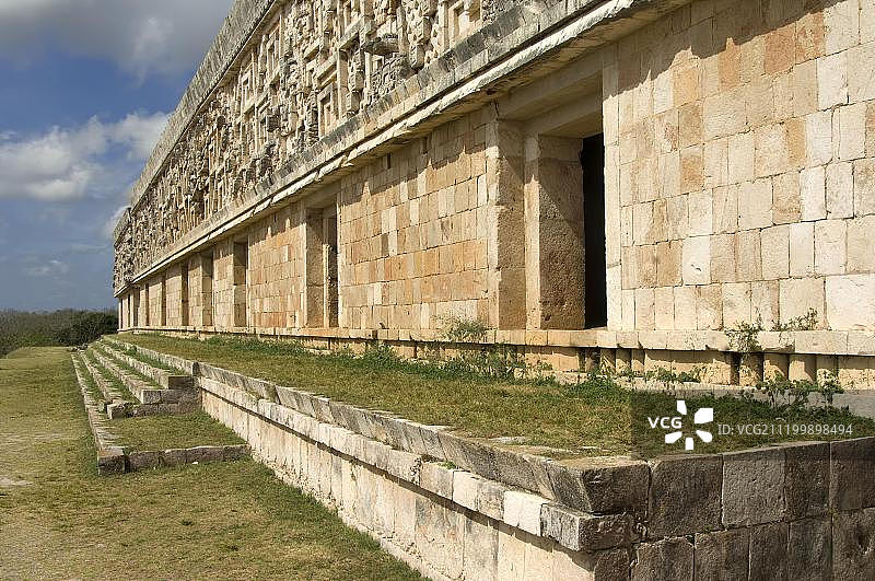 墨西哥尤卡坦乌斯马尔总督宫图片素材