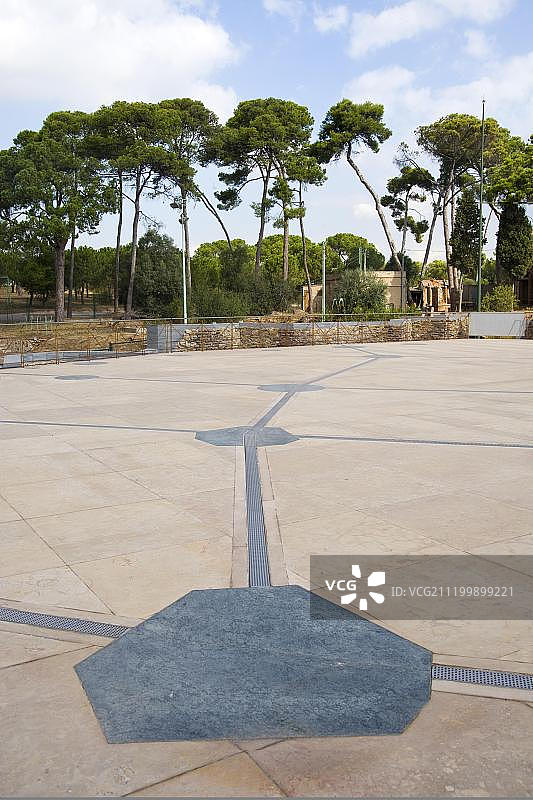 奎尔殖民地未完工教堂的几何图案，联合国教科文组织世界遗产，安东尼奥·高迪设计，西班牙加泰罗尼亚巴塞罗那圣科洛马图片素材