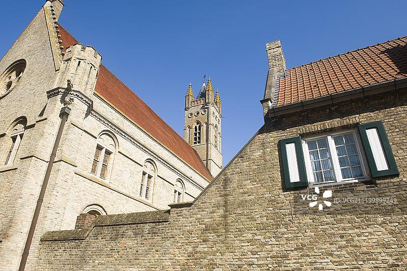 联合国教科文组织世界遗产，尼乌波特市集广场和钟楼，比利时北海海岸图片素材