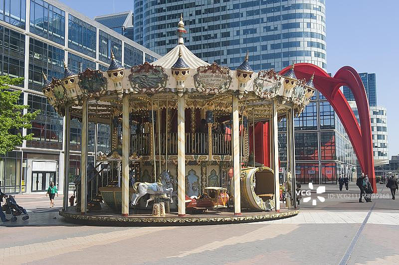 旋转木马，巴黎拉德芳斯图片素材