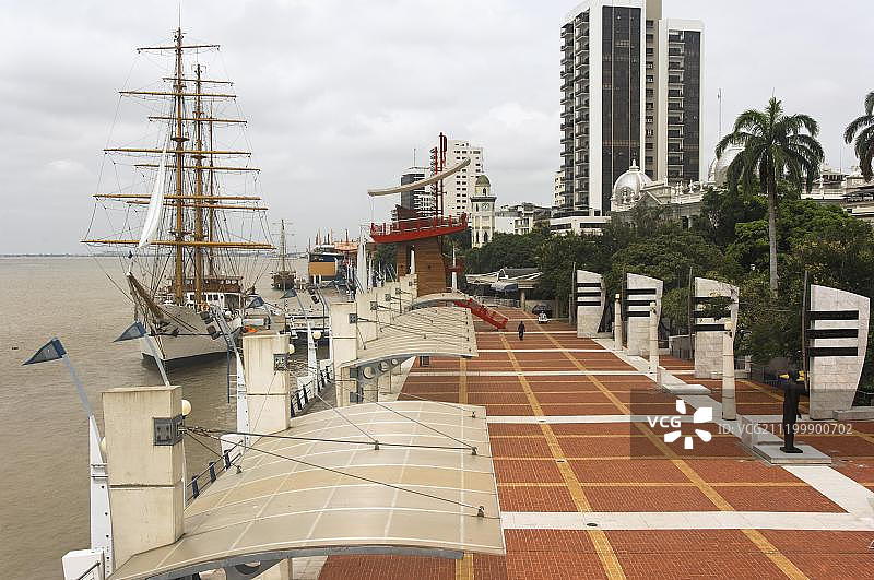 西蒙·玻利瓦尔滨海大道或瓜亚基尔2000滨海大道，厄瓜多尔瓜亚斯省，南美洲图片素材