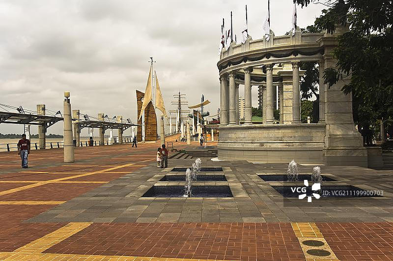 西蒙·玻利瓦尔滨海大道或瓜亚基尔2000滨海大道，厄瓜多尔瓜亚斯省，南美洲图片素材