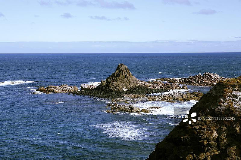 澳大利亚维多利亚州菲利普岛塔斯曼海的金字塔岩石图片素材