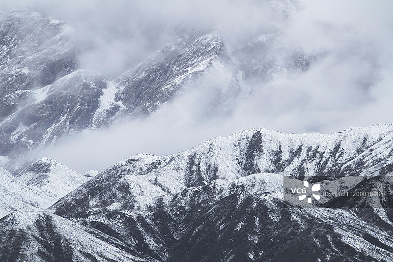海拨高度4300米/格尔木市昆仑山秀沟图片素材
