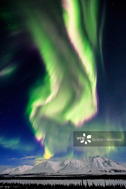 阿拉斯加的北极光图片素材