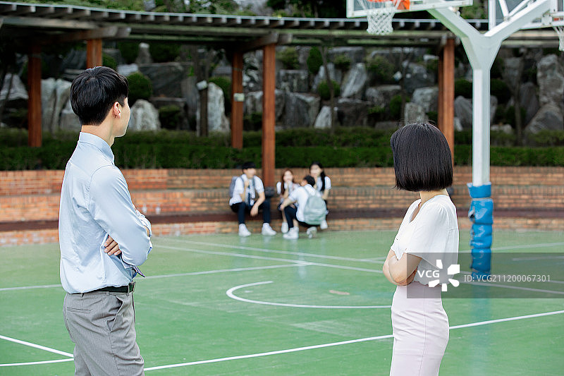 老师们忽视校园霸凌图片素材