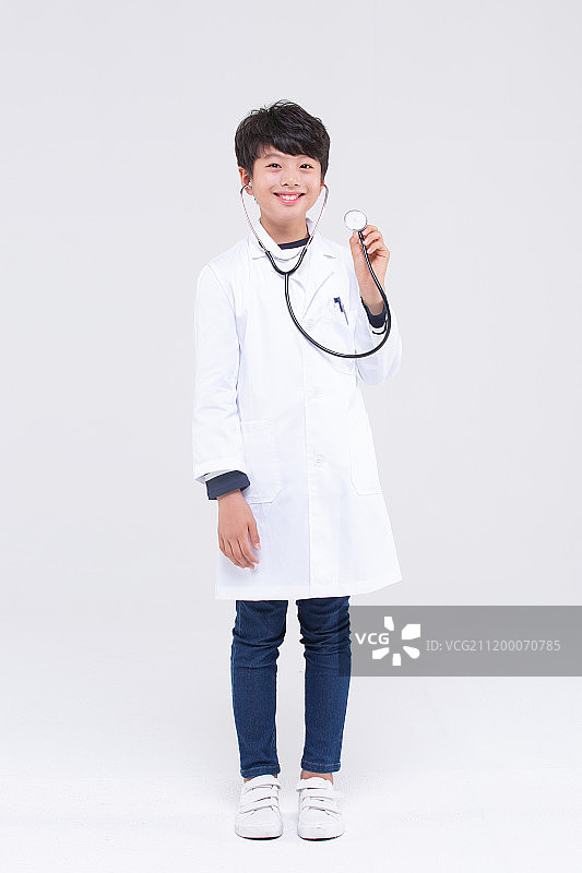 韩国小学生扮演医生图片素材
