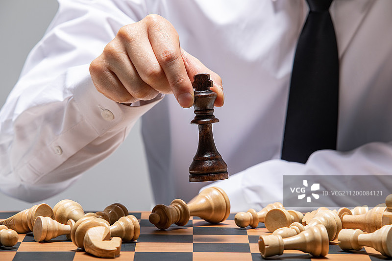 国际象棋、棋盘与商务人士图片素材