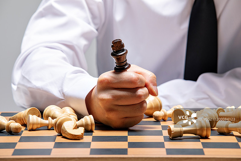 国际象棋，棋盘，对抗，捕捉，平局，商务男士，室内拍摄，韩裔，亚裔，特写图片素材