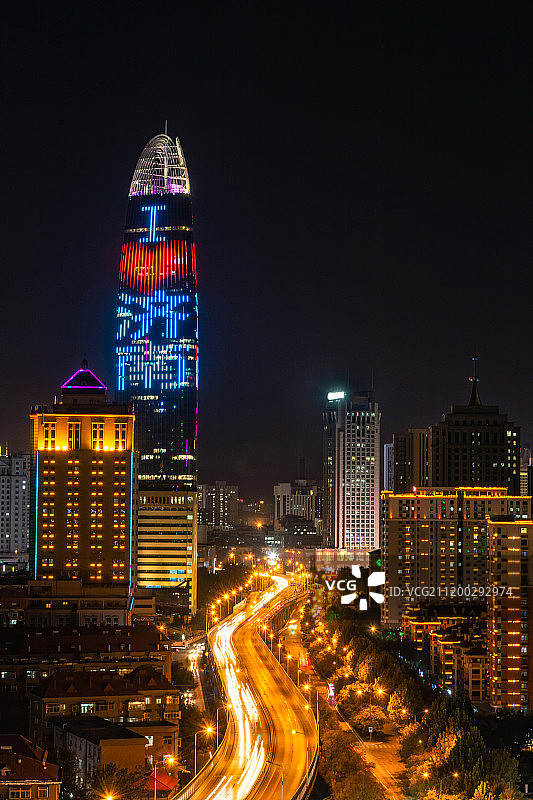 济南绿地中心与顺河高架路夜景图片素材