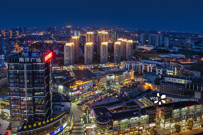 江苏苏州太仓市区夜景图片素材