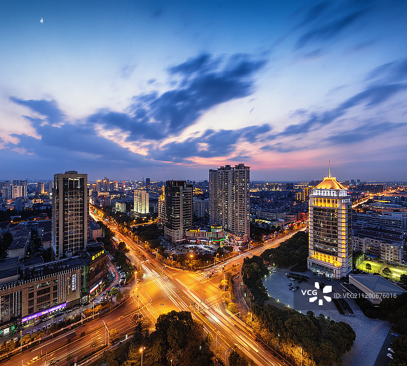 江苏苏州太仓市区夜景图片素材