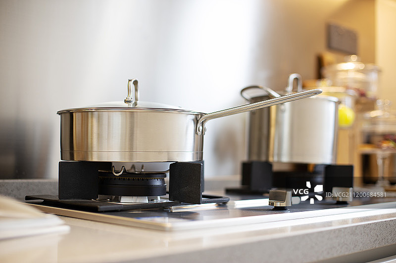 燃气灶上的锅图片素材