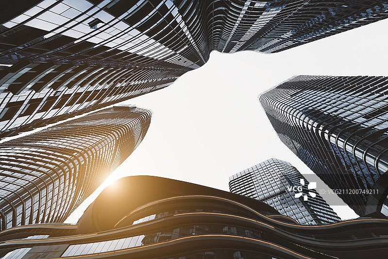 阳光下成都市银泰中心全景图图片素材