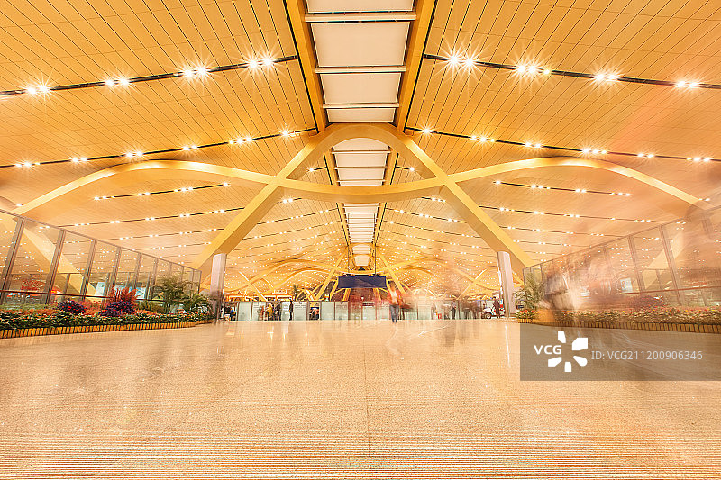 明亮的机场建筑结构内部图片素材