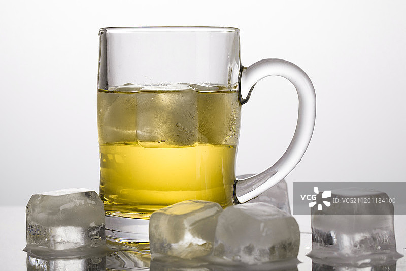 摆放的啤酒图片素材