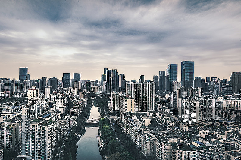 成都市武侯区日落云海冷色调天际线图片素材