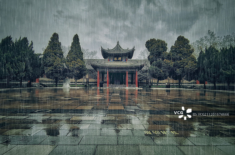 雨中的碑林博物馆建筑图片素材