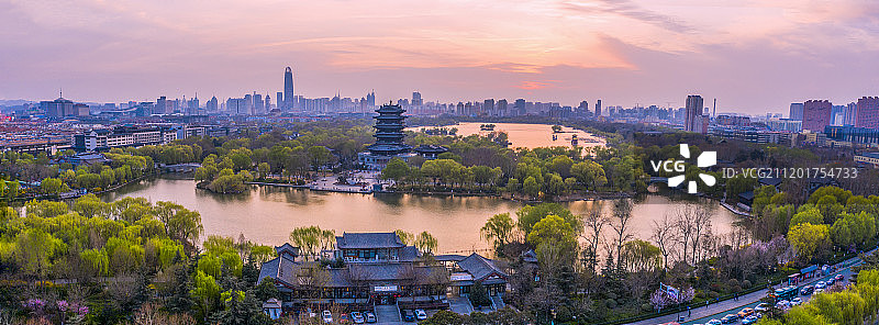 山东济南明湖春日图片素材