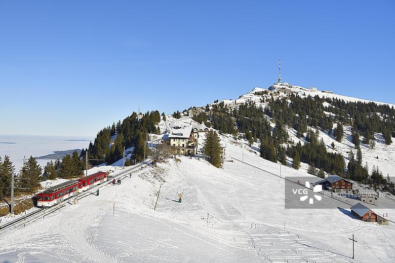 瑞士卢塞恩州维茨瑙，雪山齿轨铁路图片素材