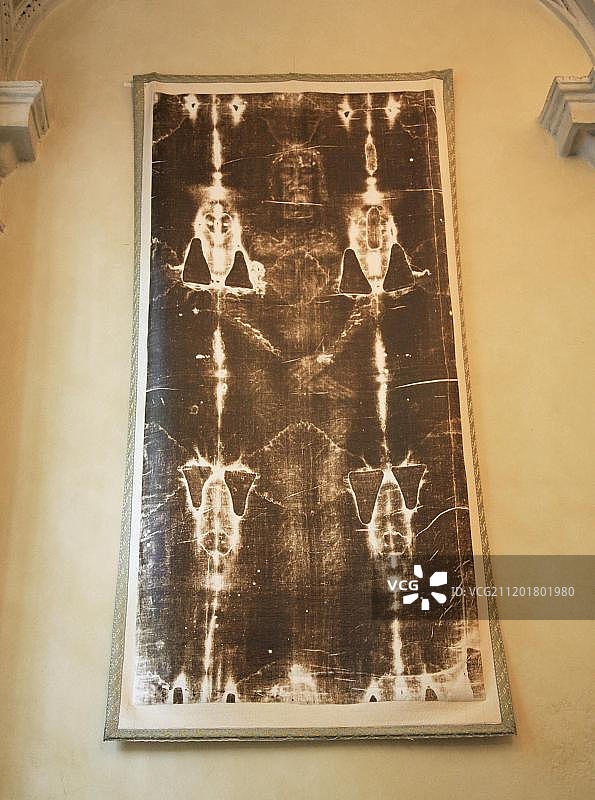都灵圣洛伦索教堂的都灵裹尸布复制品展览图片素材