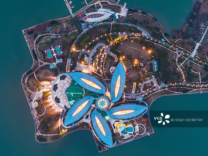 上海浦东南汇临港新城滴水湖皇冠假日酒店航拍图片素材