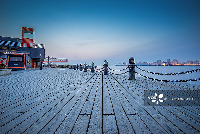 大连码头停车场图片素材