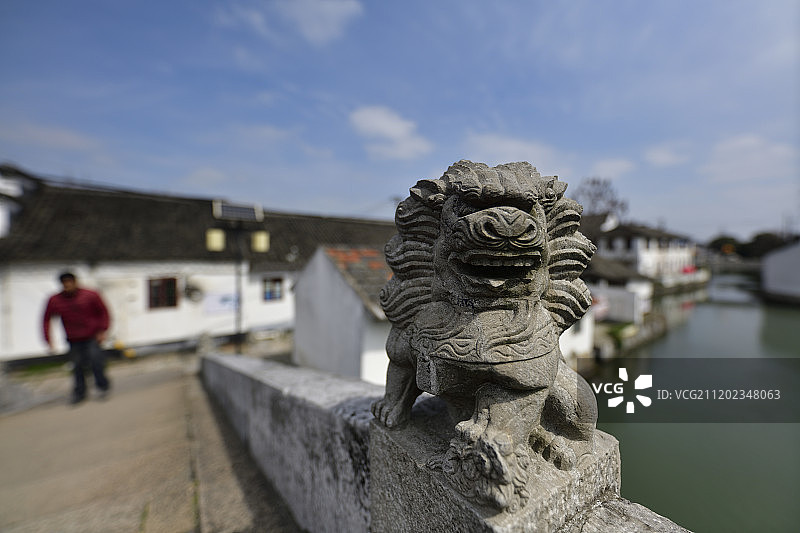 古镇石狮子图片素材