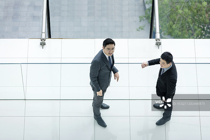 交流中的商务人士图片素材