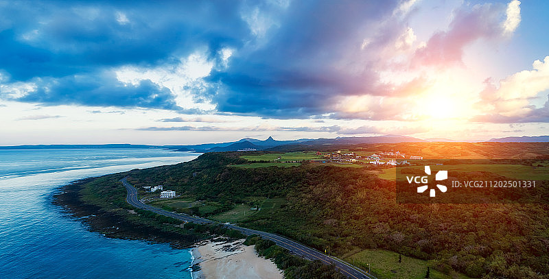 台湾南部恒春镇垦丁海滩自然风光航拍视角图片素材