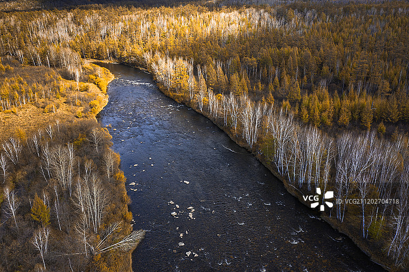 大兴安岭里的白鹿岛河流图片素材