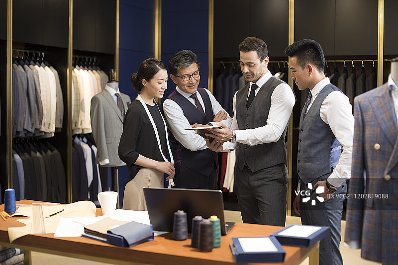 优秀的服装设计师团队图片素材