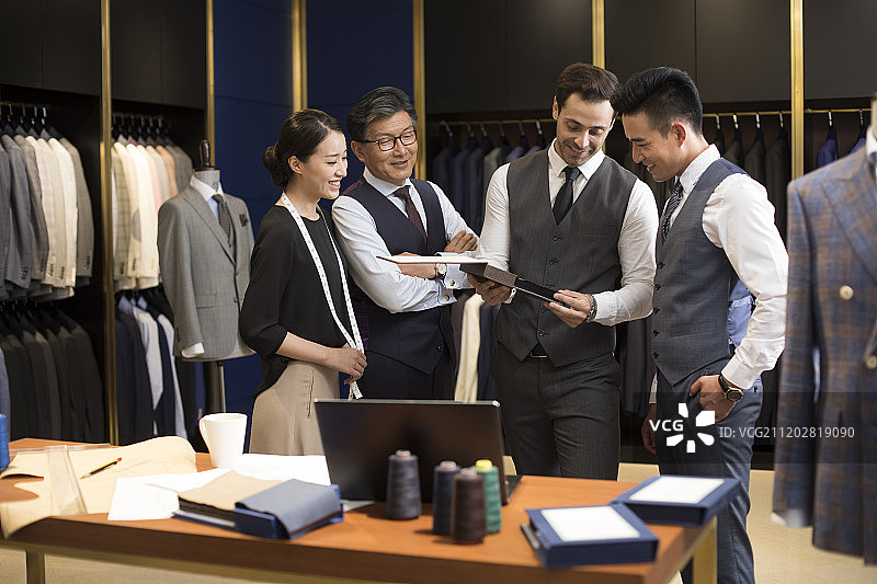 优秀的服装设计师团队图片素材