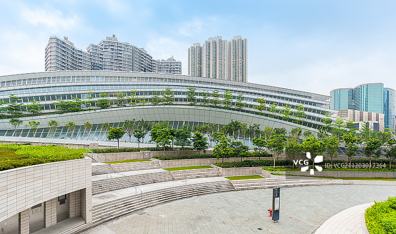 香港西九龙高铁站和天空走廊图片素材
