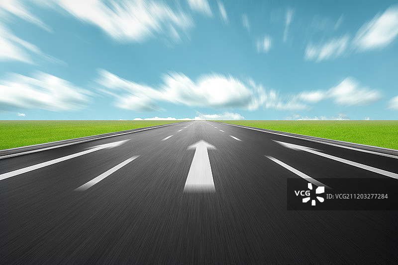 公路草地图片素材