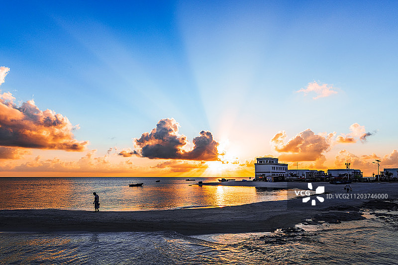 南海海南三沙市西沙群岛银屿旅游海上日出图片素材
