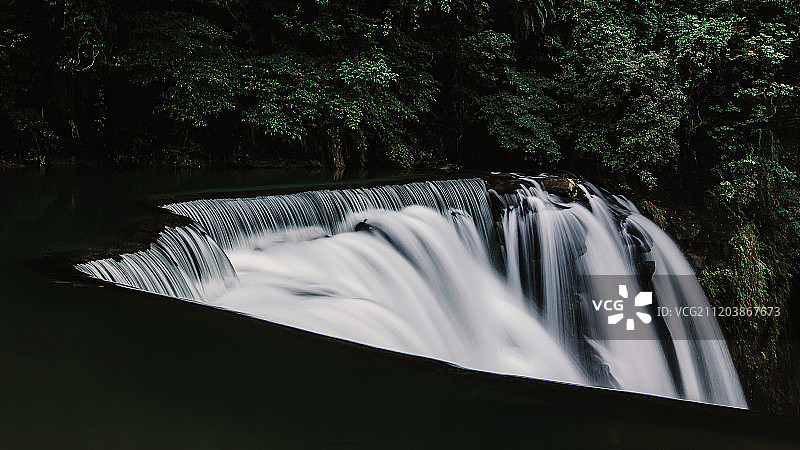 十分瀑布图片素材