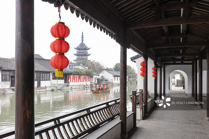 中国江南古镇骑廊图片素材