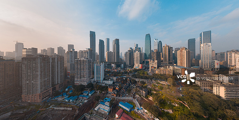 重庆解放碑和旧城改造中的十八梯图片素材