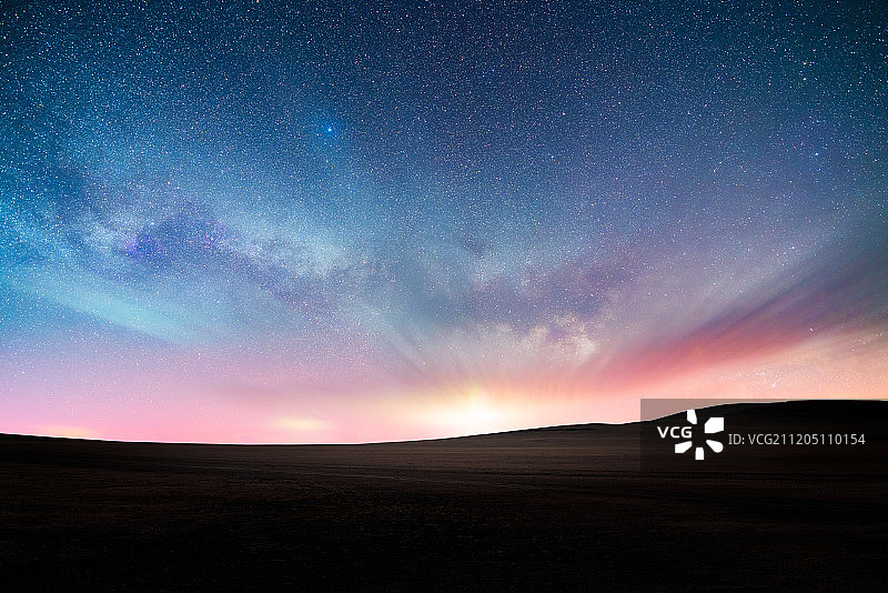 梦幻星空与草原图片素材