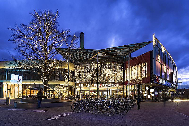 德国埃尔兰根购物中心圣诞灯饰图片素材